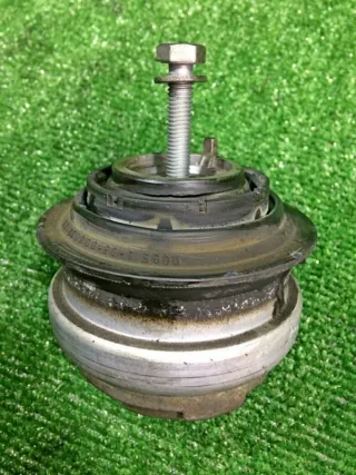 A2202403317 Подушка крепления двигателя Mercedes S W221 0.3л Арт 2-565157, вид 1