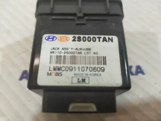 961102S000TAN Разъем usb Hyundai IX35 Арт 2-591677, вид 5