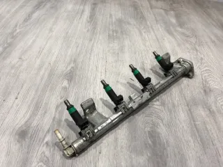 98MFBB9F593 Рампа топливная с форсунками Ford Focus 2 Арт 2-600719, вид 3