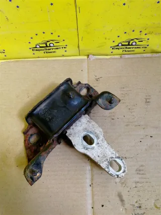 8V517M121AE Подушка крепления двигателя Ford Fiesta 4 Арт 2-604792