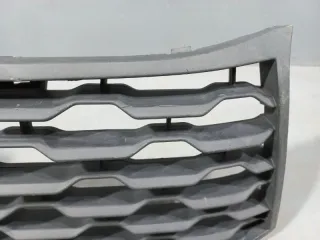 6402A373 Решетка в бампер центральная Mitsubishi Pajero 3 Арт 2-633261, вид 4