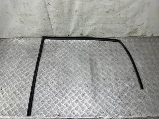 6814133090 Уплотнитель стекла Toyota Camry XV30 Арт 2-656826, вид 1