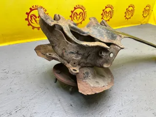 BBM4-28-200B Кулак Mazda 3 BL Арт 2-666763, вид 7