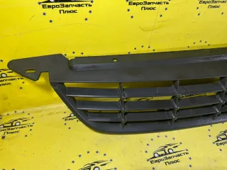 8M51-8200 Решетка радиатора Ford Focus 1 Арт 2-693384, вид 2