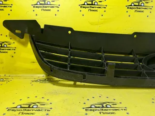 8M51-8200 Решетка радиатора Ford Focus 1 Арт 2-693384, вид 7