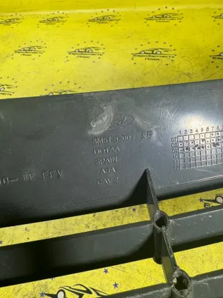 8M51-8200 Решетка радиатора Ford Focus 1 Арт 2-693385, вид 8