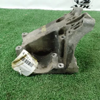 4M5Q19D624 Кронштейн Ford Focus 1 Арт 2-784472, вид 3