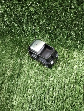 A2229057600 Кнопка открытия багажника Mercedes C W205 Арт 2-813529, вид 2