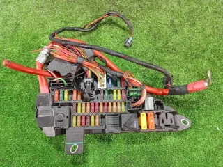 61146906588 Блок предохранителей BMW 5 E60/E61 Арт 2-836412, вид 1