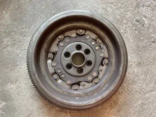 03L105266AE Маховик Volkswagen Passat B7 2.0л Арт 2-856765, вид 2