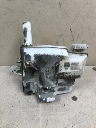 bv6117b613c Бачок омывателя Ford Focus 1 Арт 2-862720, вид 2