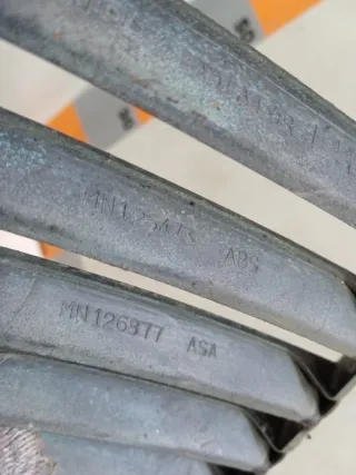 MN126877 Решетка радиатора Mitsubishi Lancer 9 Арт 2-902371, вид 9