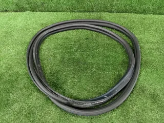 98651261100 Уплотнитель резинка Porsche Boxster 986  Арт 2-905290, вид 4