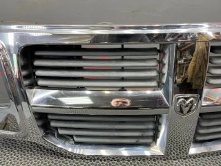 55079111AA Решетка радиатора Dodge Nitro Арт 2-912470, вид 3
