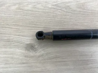 904521364R Амортизатор крышки багажника (3-5 двери) Nissan Terrano 3 Арт 2-920621, вид 9