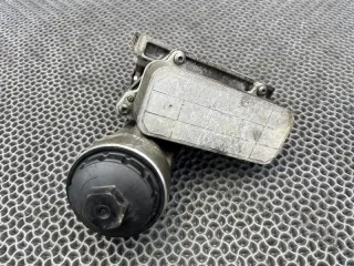 070115389E Кронштейн масляного фильтра Volkswagen Touareg 1 2.5л Арт 2-921633, вид 3