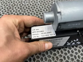 7L0959701R Моторчик стеклоподъемника Volkswagen Touareg 1 Арт 2-937442, вид 7
