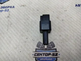 25320AX00E Датчик включения стоп-сигнала Nissan Juke 1 Арт 2-940321, вид 2