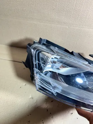 8U0941004M Фара правая Audi Q3 1 Арт e12780230, вид 2