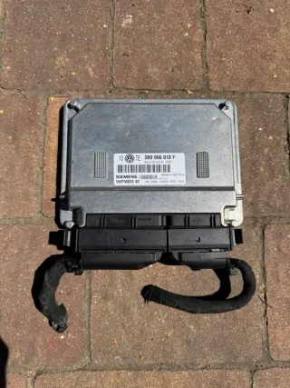3B0906018F Блок управления двигателем Volkswagen Passat B5 Арт e12767011, вид 1