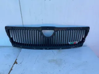 1Z0853668 Решетка радиатора Skoda Octavia A5 Арт e12763285, вид 1