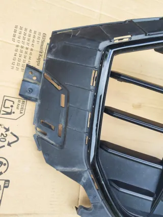 4M8853651D 4M8853651E 4M8853651e 4M8853651g Решетка радиатора Audi Q8 Арт e12760618, вид 2