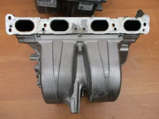 Z16XEP 55559225 55352859 24435069 Коллектор впускной Opel Astra H Арт e12749762, вид 7