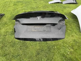  Крышка багажника (дверь 3-5) Tesla model Y Арт e12739662, вид 1