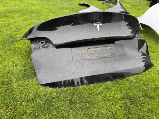  Крышка багажника (дверь 3-5) Tesla model Y Арт e12739662, вид 2