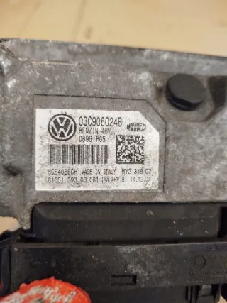 03C906024B Блок управления двигателем Skoda Fabia 2 Арт e12730323, вид 3