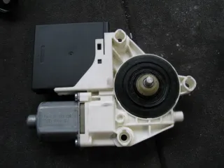 3C0959792B Моторчик стеклоподъемника Volkswagen Jetta 6 Арт e12715328, вид 1
