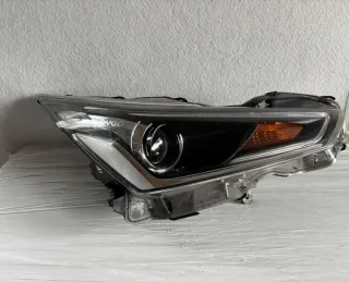  Фара правая Toyota Aygo 2 Арт e12709995, вид 1