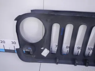 Решетка радиатора Jeep Wrangler JK restailing 2009г. 68046306AA - Фото 6