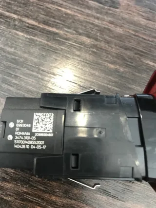 61316993046 Кнопка аварийной сигнализации BMW 5 G30/G31 Арт 2-122699, вид 4