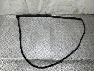 6786233090 Уплотнитель Toyota Camry XV50 Арт 2-657390, вид 1