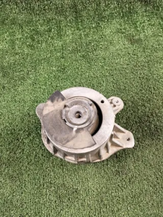 A2052400200 Подушка крепления двигателя Mercedes C W205 Арт 2-671350, вид 1