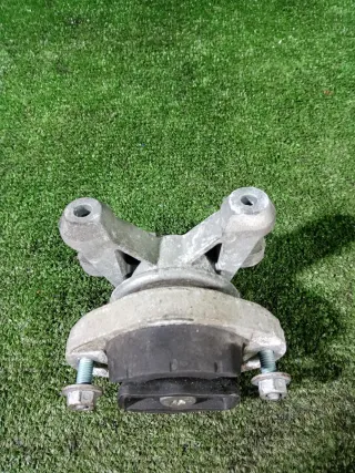 8E0399105JD Подушка акпп Audi A4 B7 Арт 2-846582, вид 3
