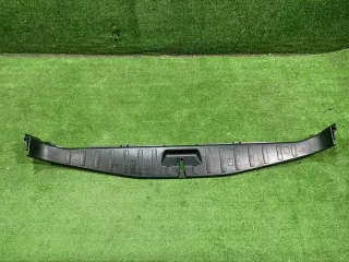 51477049045 Накладка на замок багажника BMW X3 E83 Арт 2-968132, вид 1