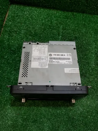 1T0035680A Магнитола (аудио система) Volkswagen Eos Арт AL17700316949, вид 5