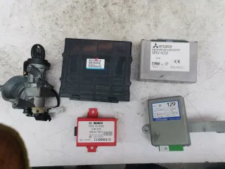  Блок управления двигателем Mitsubishi Carisma Арт AL17679685015, вид 1