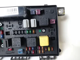 13191126 Короб предохранителей Opel Astra H Арт AL17629955156, вид 3