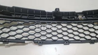 BR5S501T0A Решетка в бампер центральная Mazda 3 BK Арт AM23440558, вид 18